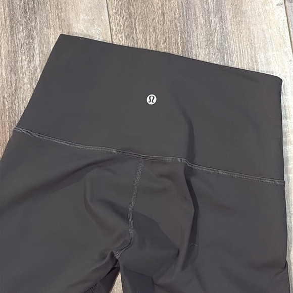 Lululemon Wunder Under Crop Scallop Gray Leggings size 6 - Picture 7 of 10
